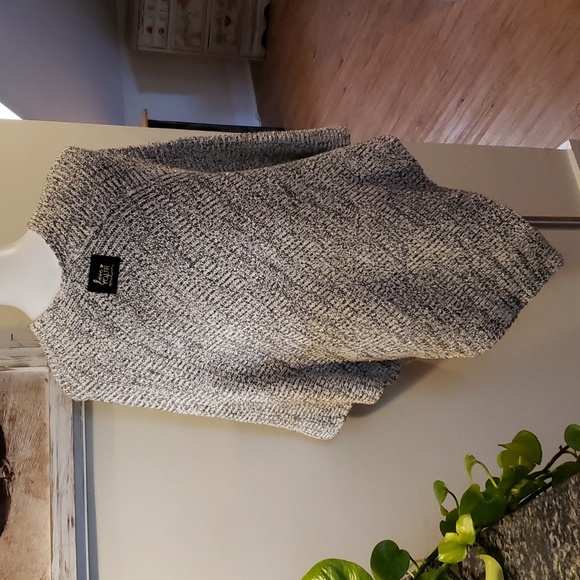 Love Your Melon Poncho - Picture 6 of 9